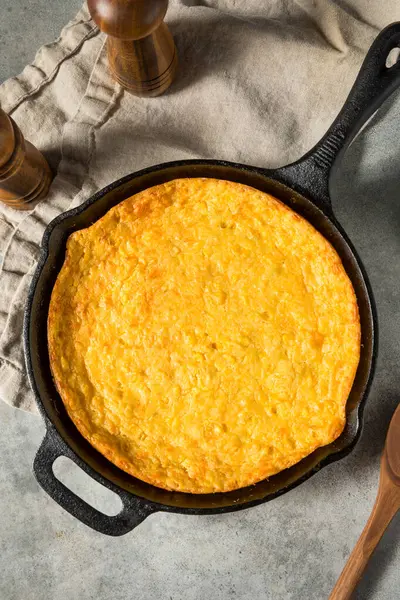 Şükran Günü Mısırlı Ekmek Güveci Tavada Puding