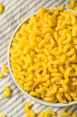 Çiğ Organik Pişmemiş Makarna Eriştesi