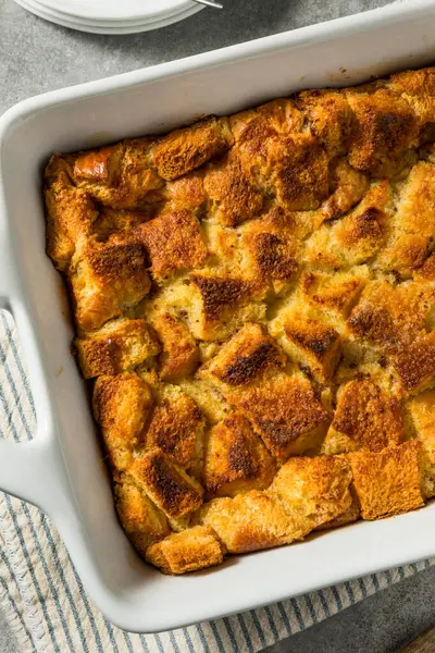Homemade Sweet Bread Pudding Ready Breakfast — Stock Photo, Image