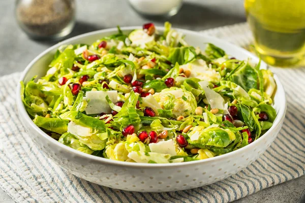 Çiğ Organik Brüksel Salatası Peynir ve Nar ile