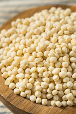 Bir kâsede organik büyük kuskus.