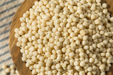 Bir kâsede organik büyük kuskus.