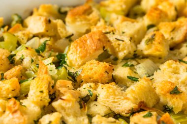 Biberiyeli ve kerevizli organik Şükran Günü Ekmeği