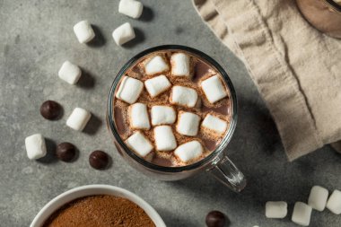 Marshmallowlu Sıcak Sıcak Çikolatalı Kakao