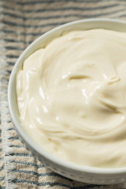 Ev yapımı Beyaz Mascarpone Peyniri Kasede