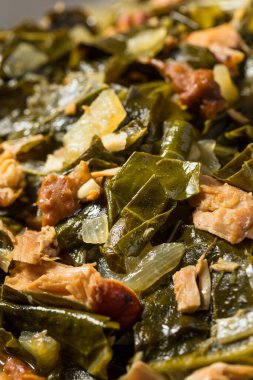 Domuz eti ve biberli Güney Organik Collard Yeşilliği