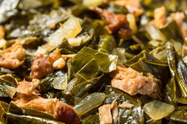 Domuz eti ve biberli Güney Organik Collard Yeşilliği