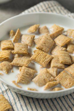 Sağlıklı Buğday Kareleri Kahvaltı Gevreğiyle Tam Süt