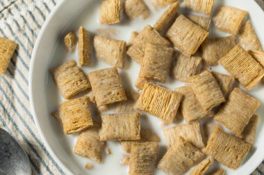 Sağlıklı Buğday Kareleri Kahvaltı Gevreğiyle Tam Süt