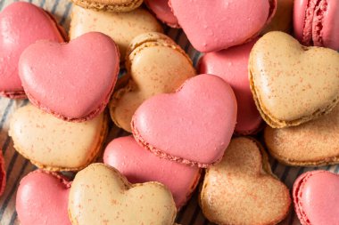 Sevgililer Günü Makarnaları Kremayla Şekillendirdi