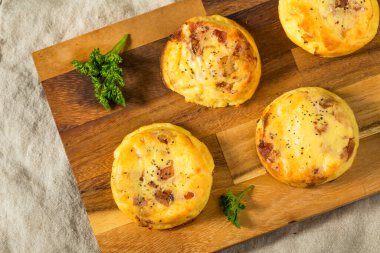 Ev yapımı Sous Vide Jambon ve Peynirli Yumurta Isırıkları