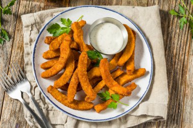 Ev yapımı organik soslu Halloumi Peynir Kızartması.