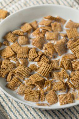 Sağlıklı Buğday Kareleri Kahvaltı Gevreğiyle Tam Süt