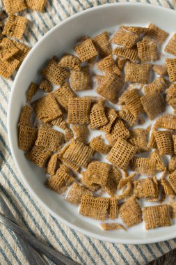 Sağlıklı Buğday Kareleri Kahvaltı Gevreğiyle Tam Süt