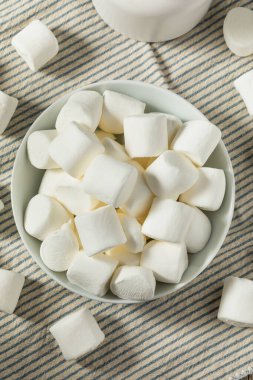 Organik Kuru Büyük Beyaz Şekerlemeler Bir kasede