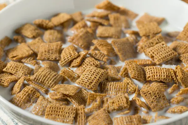 Sağlıklı Buğday Kareleri Kahvaltı Gevreğiyle Tam Süt