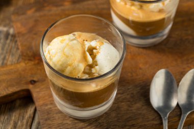 Donmuş Tatlı Affogato Kahveli Tatlı Dondurma ve Espresso