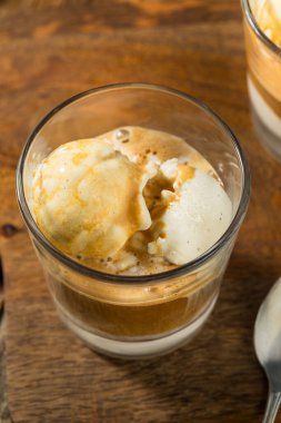 Donmuş Tatlı Affogato Kahveli Tatlı Dondurma ve Espresso