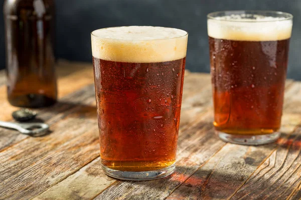 Alkoholisches Kaltes Dunkles Craft Beer Aus Bernstein Glas — Stockfoto