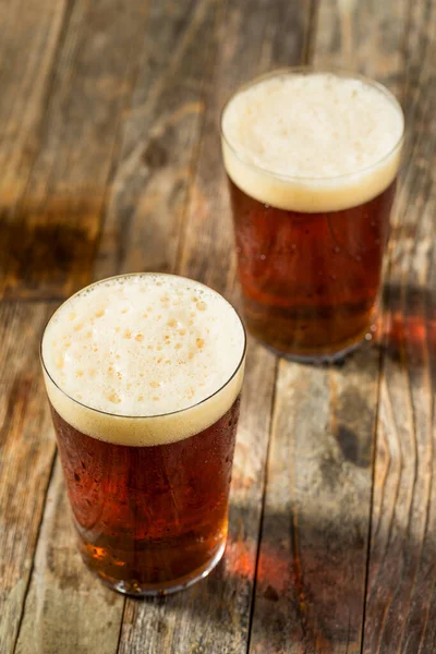 Boozy Cold Dark Amber Craft Beer Pint Glass — Stock Photo, Image