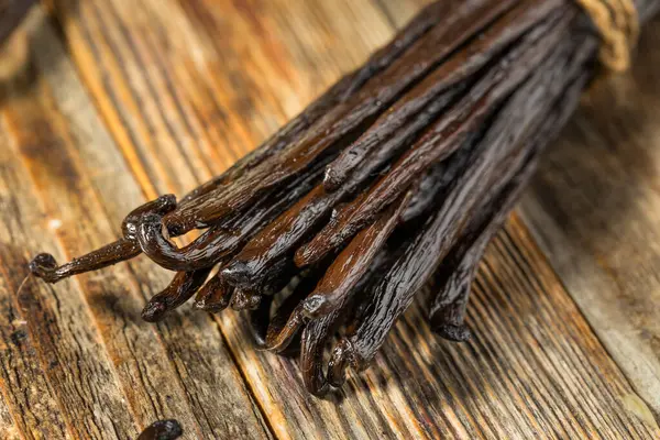 Organik Çiğ Madagaskar Vanilyalı Fasulye Bir demet