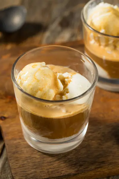 Donmuş Tatlı Affogato Kahveli Tatlı Dondurma ve Espresso