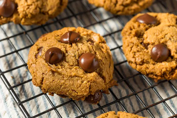 Trendy Five Ingredient Chocolate Chip Cookies Mit Erdnussbutter — Stockfoto