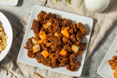 Baharatlı Çin Beijing Biftek Yemeği Soğan ve Biberli