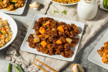 Baharatlı Çin Beijing Biftek Yemeği Soğan ve Biberli