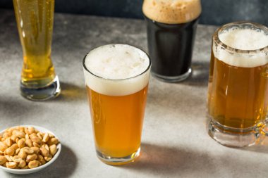 Kalın Biralı ve IPA 'lı Ayyaş Bira Grubu