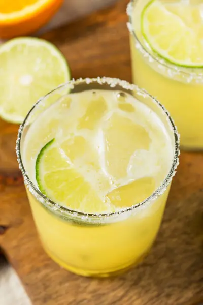 Boozy Cold Erfrischende Skinny Margarita Mit Orange Und Tequila — Stockfoto