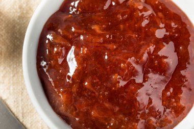 Tost İçin Organik Çiğ Kırmızı Çilek Reçeli