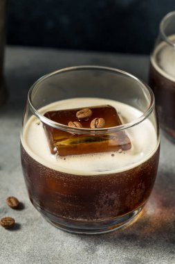 Soğuk Meksika Birası Carajillo Kokteyli Kahve ve Votka