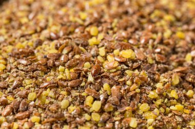 Organik Kahverengi Toprak Flax Tohumları Bir Kasede