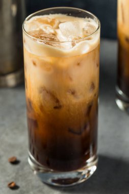 Çalkalanmış Yulaf Sütü Espresso Latte Kahve ve Buzlu