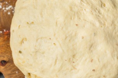 Yuvarlak Beyaz PIzza Hamuru Unlu Pişirmeye Hazır