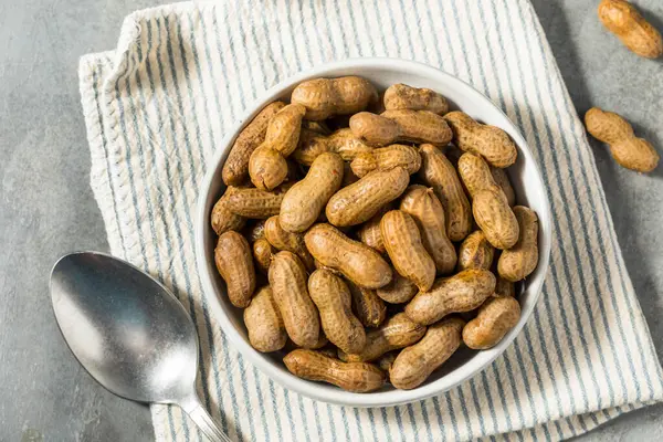 Spicy Southern Cajun Boiled Peanuts Snack Bowl — Stock Photo, Image