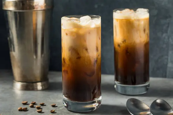 Bebida Latte Shaken Oatmilk Espresso Com Café Gelo Fotografias De Stock Royalty-Free