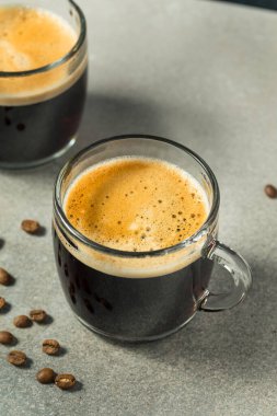Sıcak Americano Kahve ve Sulu Kupa
