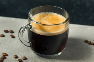 Sıcak Americano Kahve ve Sulu Kupa