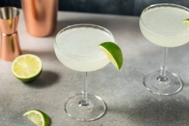 Soğuk Ayyaş Kamikazi Kireç ve Votka Kokteyli