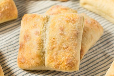 Ev yapımı Ciabatta Çörekleri Yemeye Hazır