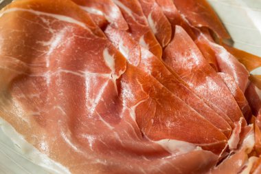 Dilimlenmiş İtalyan Prosciutto Jambonu Yemeye Hazır