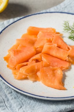 Dill ve Lemon 'la Füme Norveç Somonu