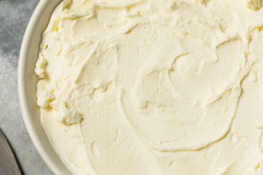 Bagel koymak için organik kremalı krem peynir.