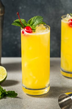 Lime Galliano ve Gin ile Soğuk Sarı Kuş Kokteyli