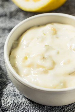 Balık için Limonlu Sağlıklı Beyaz Tatar Sosu