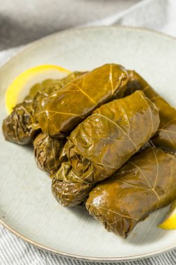 Sağlıklı Yunan Doldurulmuş Üzüm Yaprakları Limon ve Doldurulmuş
