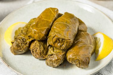 Sağlıklı Yunan Doldurulmuş Üzüm Yaprakları Limon ve Doldurulmuş