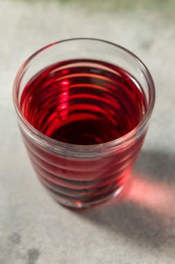 Soğuk Tazeleyici Şarap ve Votka Krambambula Belarus 'tan Kokteyl